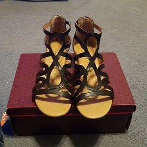 Black sandals with 1 inch heal